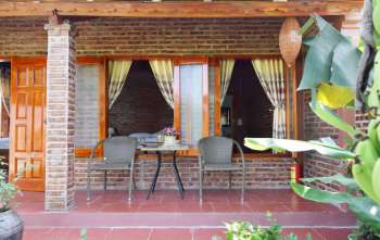 Bungalow family room
