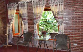 Bungalow family room